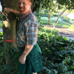 Green-Outfit-Fashion-Utility-Kilt-Model-side-pose