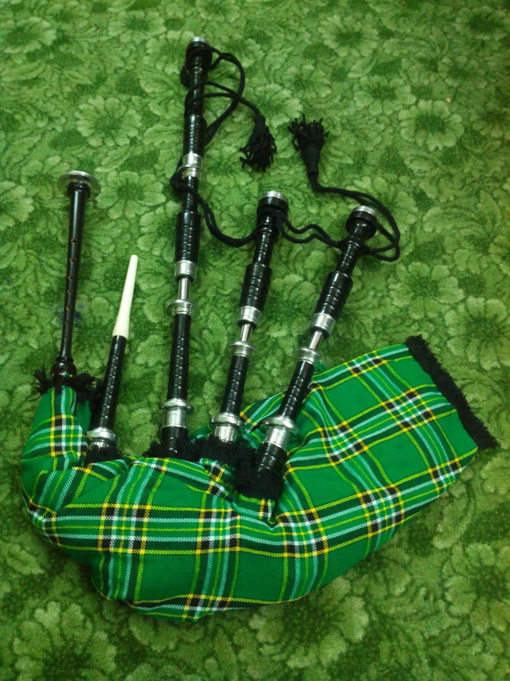Rosewood Irish National Tartan Bagpipe black, black bagpipe, black bagpipe for sale