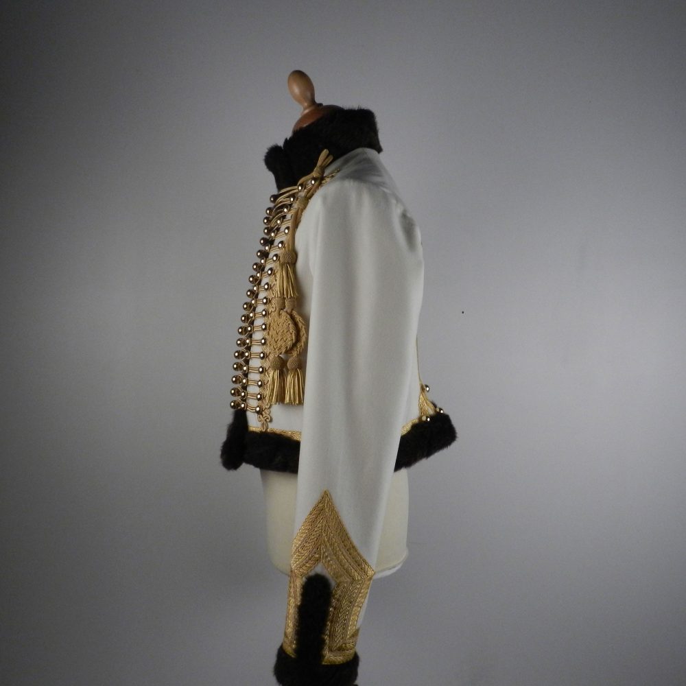 Pelisse Du Colonel Du 5ème Régiment De Hussards Entre 1813-1814 2 Pelisse du Colonel, Pelisse, Veste militaire, veste militaire traditionnelle, veste traditionnelle,