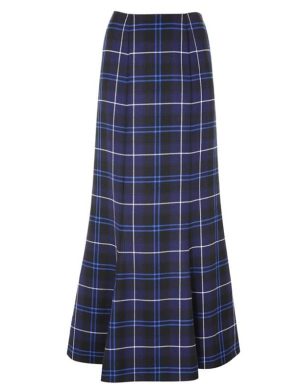 Tartan Fluted Long Rock ist für Frauen gedacht, die Taratn lieben.