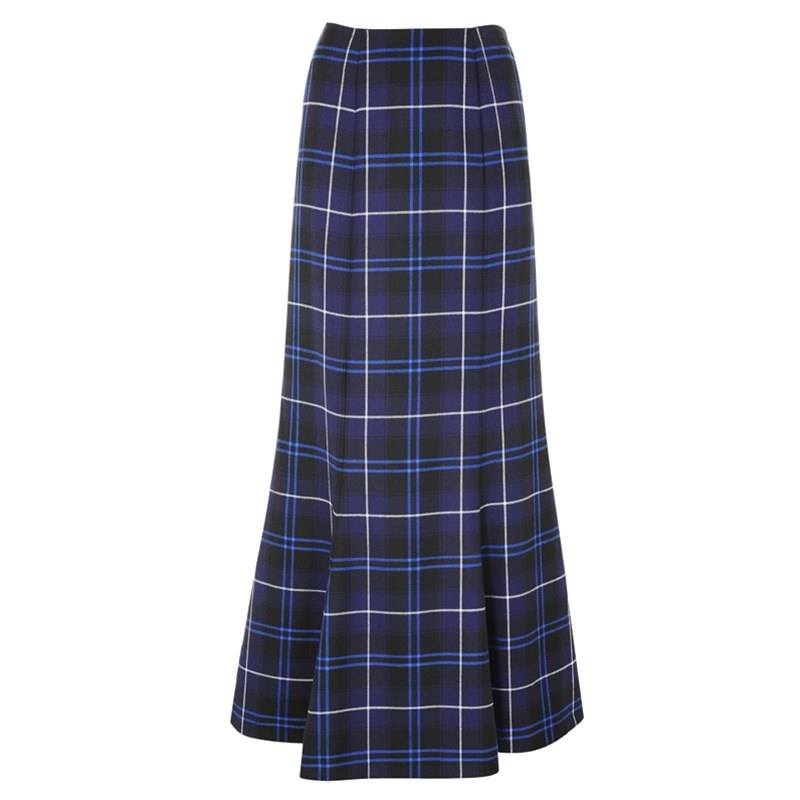 Tartan Fluted Long Rock ist für Frauen gedacht, die Taratn lieben.