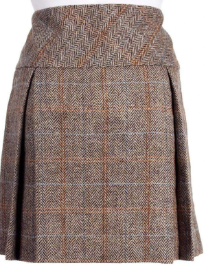 Harris Tweed Mini Kilt est composé de tweed de première qualité.