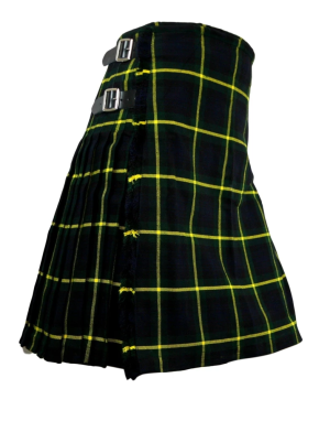 Gordon Tartan Kilt posierte in der richtigen Form.