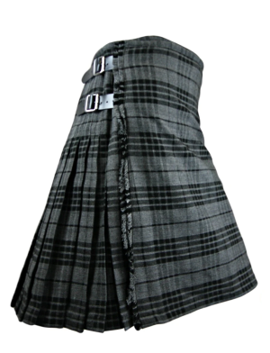 Grey Watch Tartan Kilt posado de lado.