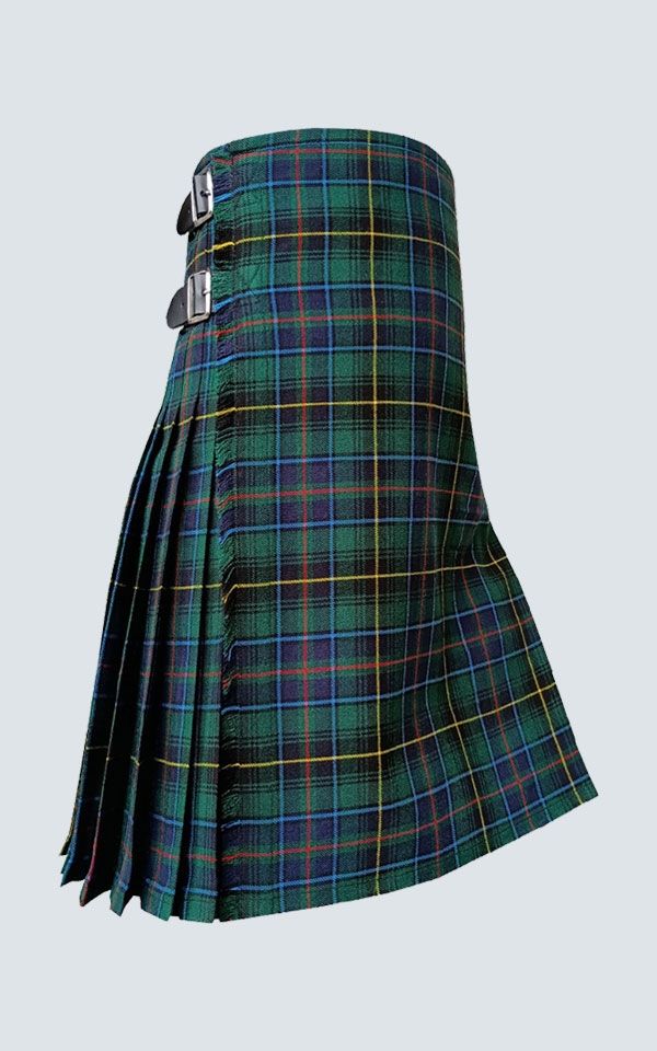 El lado inclinado de la falda escocesa de tartán MacInnes.